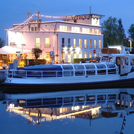 Hafenhotel Pommernyacht Ueckermünde Extérieur photo