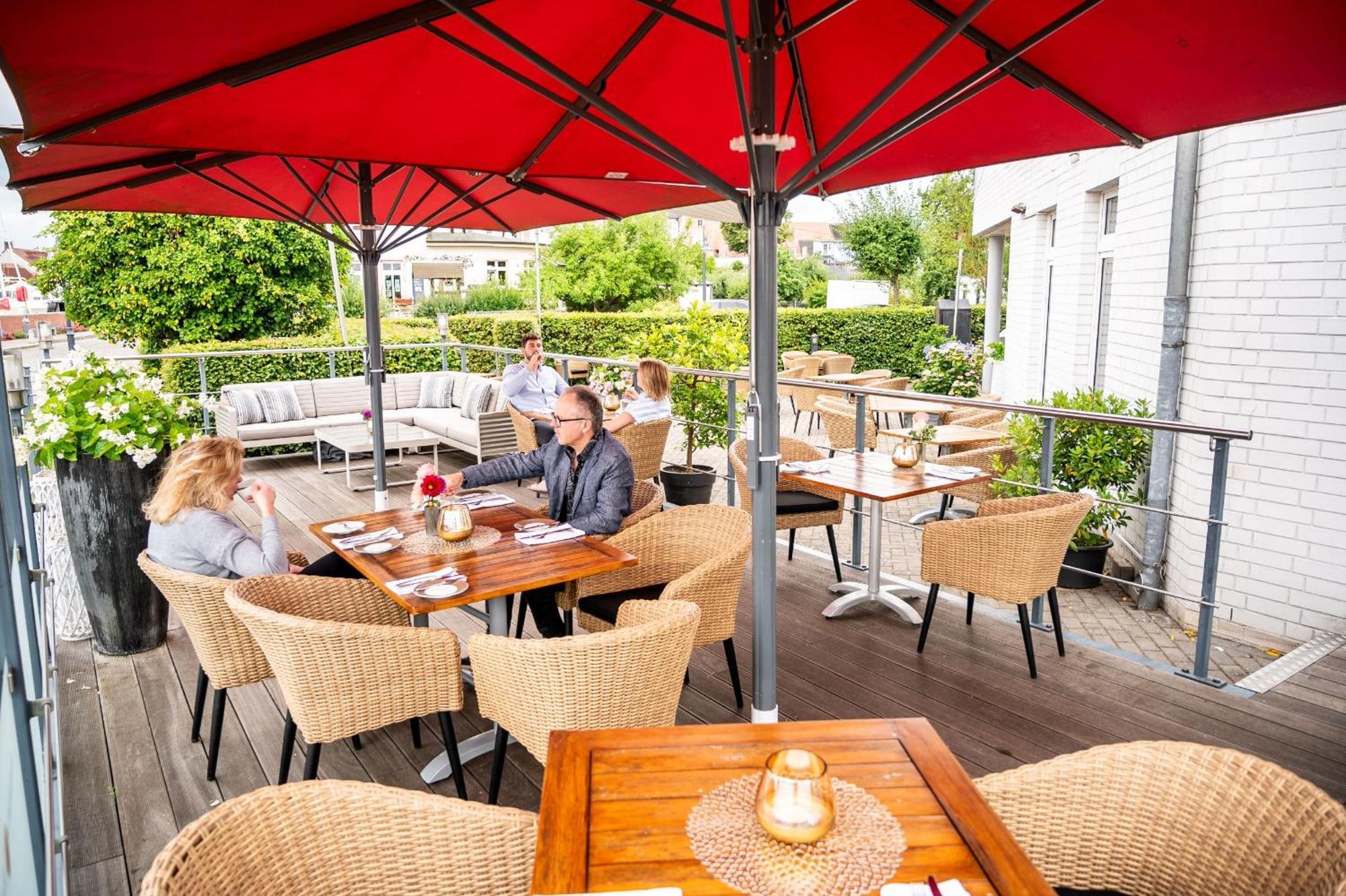Hafenhotel Pommernyacht Ueckermünde Extérieur photo
