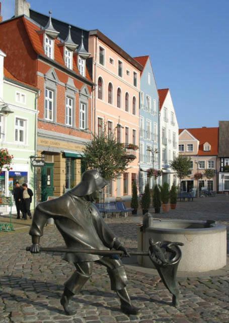 Hafenhotel Pommernyacht Ueckermünde Extérieur photo