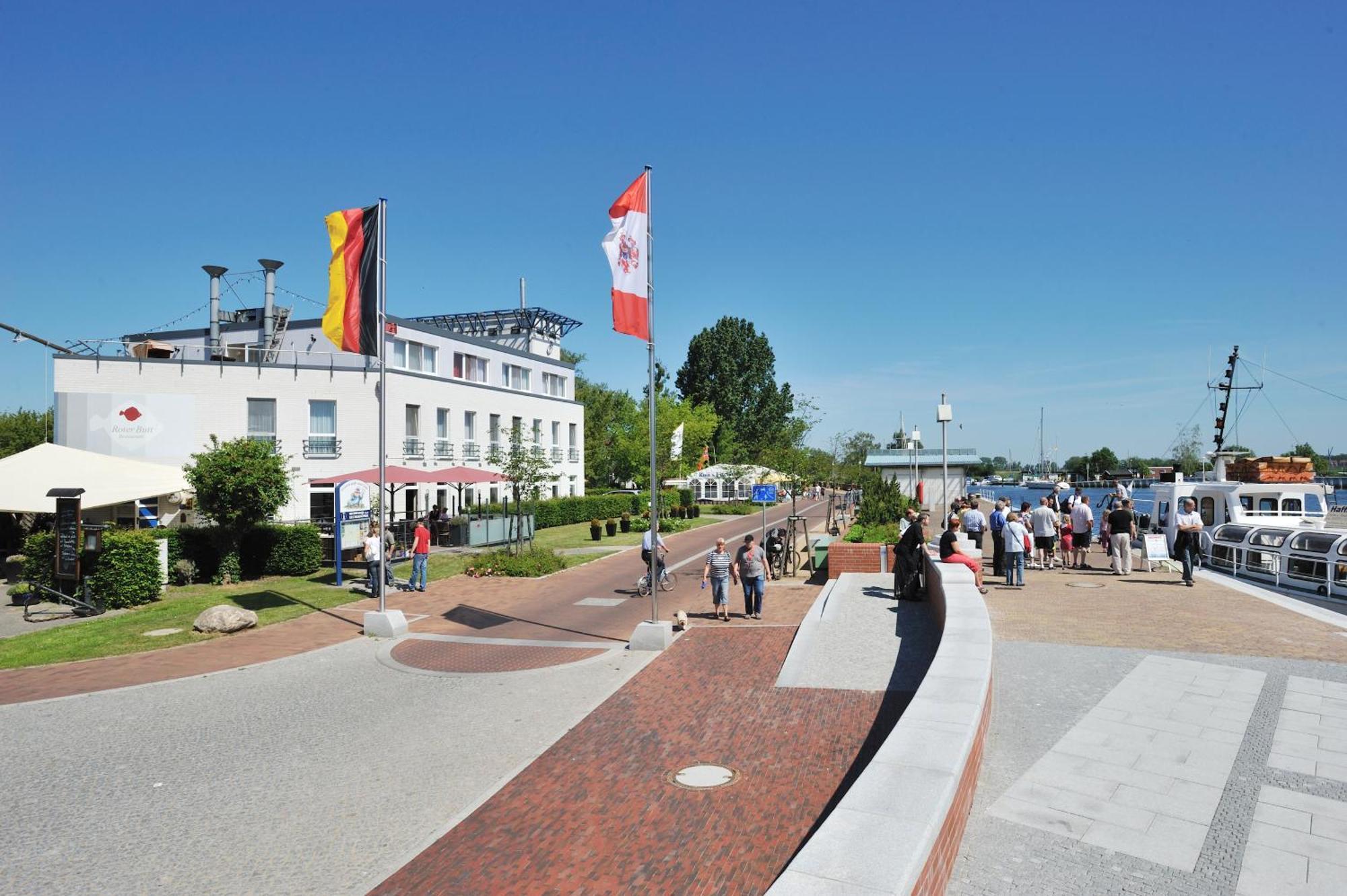 Hafenhotel Pommernyacht Ueckermünde Extérieur photo